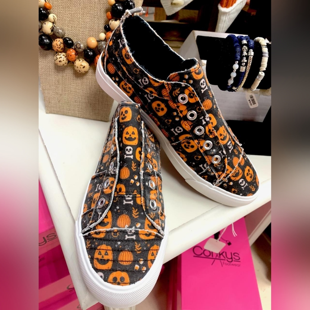 Corky's Babalu Pumpkin Slip on Canvas sneakers size 7